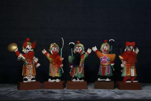 匠心傳承耀古今——記中國工藝美術(shù)大師喻湘漣與彩燈藝術(shù)的不解之緣